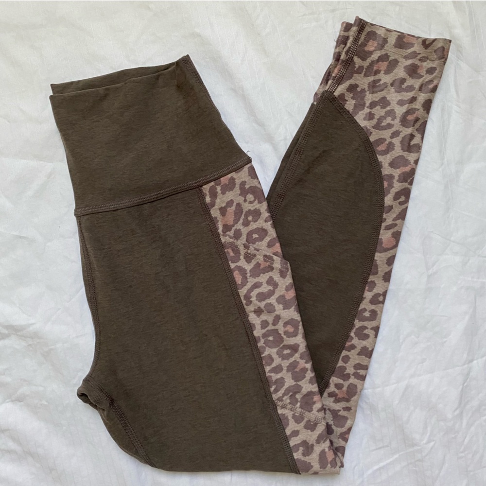 NWOT Beyond Yoga Leggings